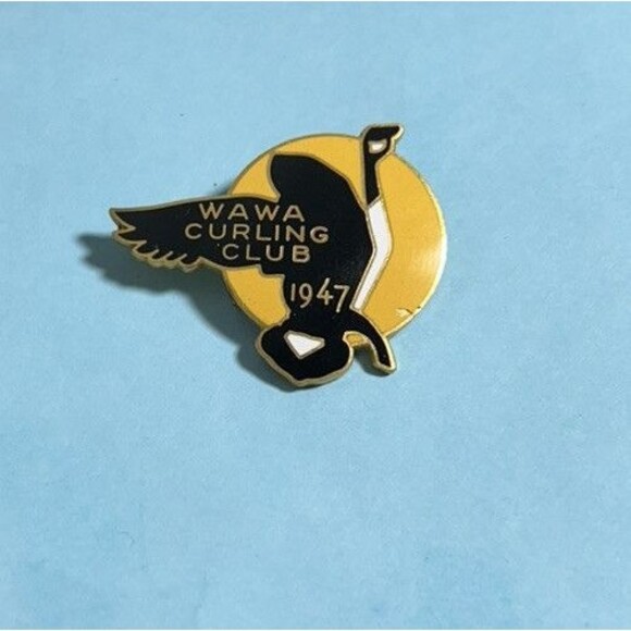 1947 WAWA Curling  Club ,Goose logo Badge or pin by Birks - Picture 3 of 4